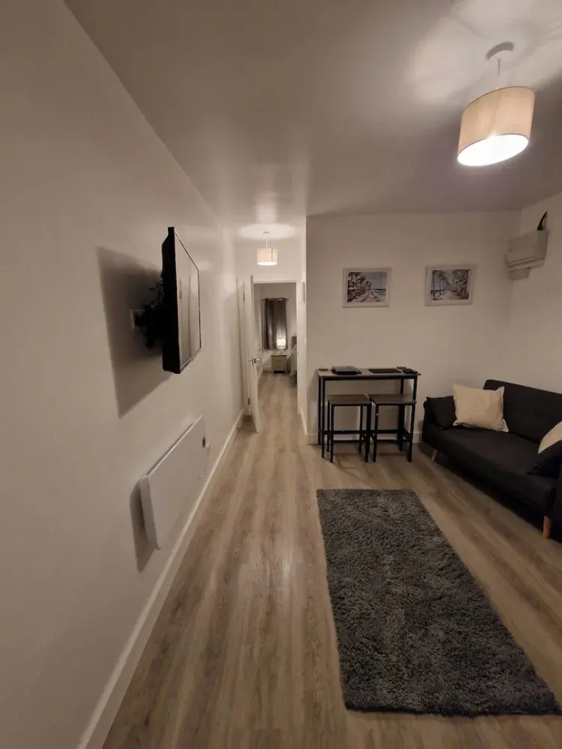 Cozy Apartment at Highbanks The Annex