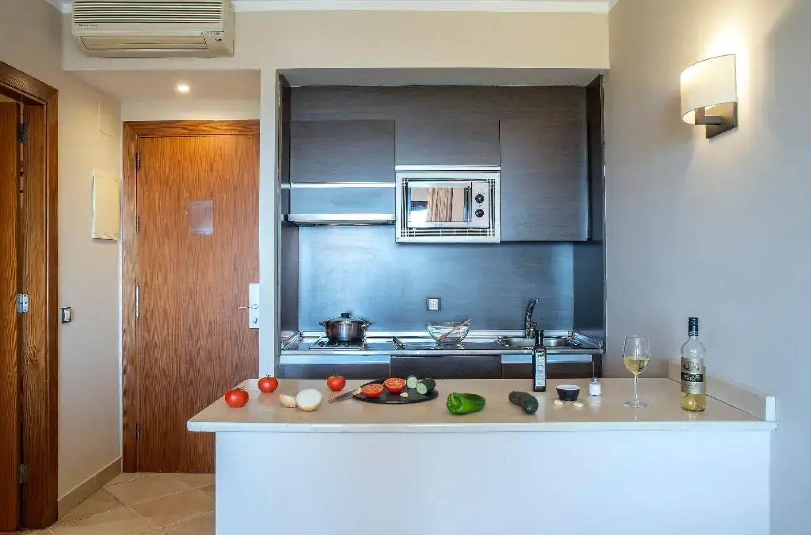 Отель Oh Nice Caledonia