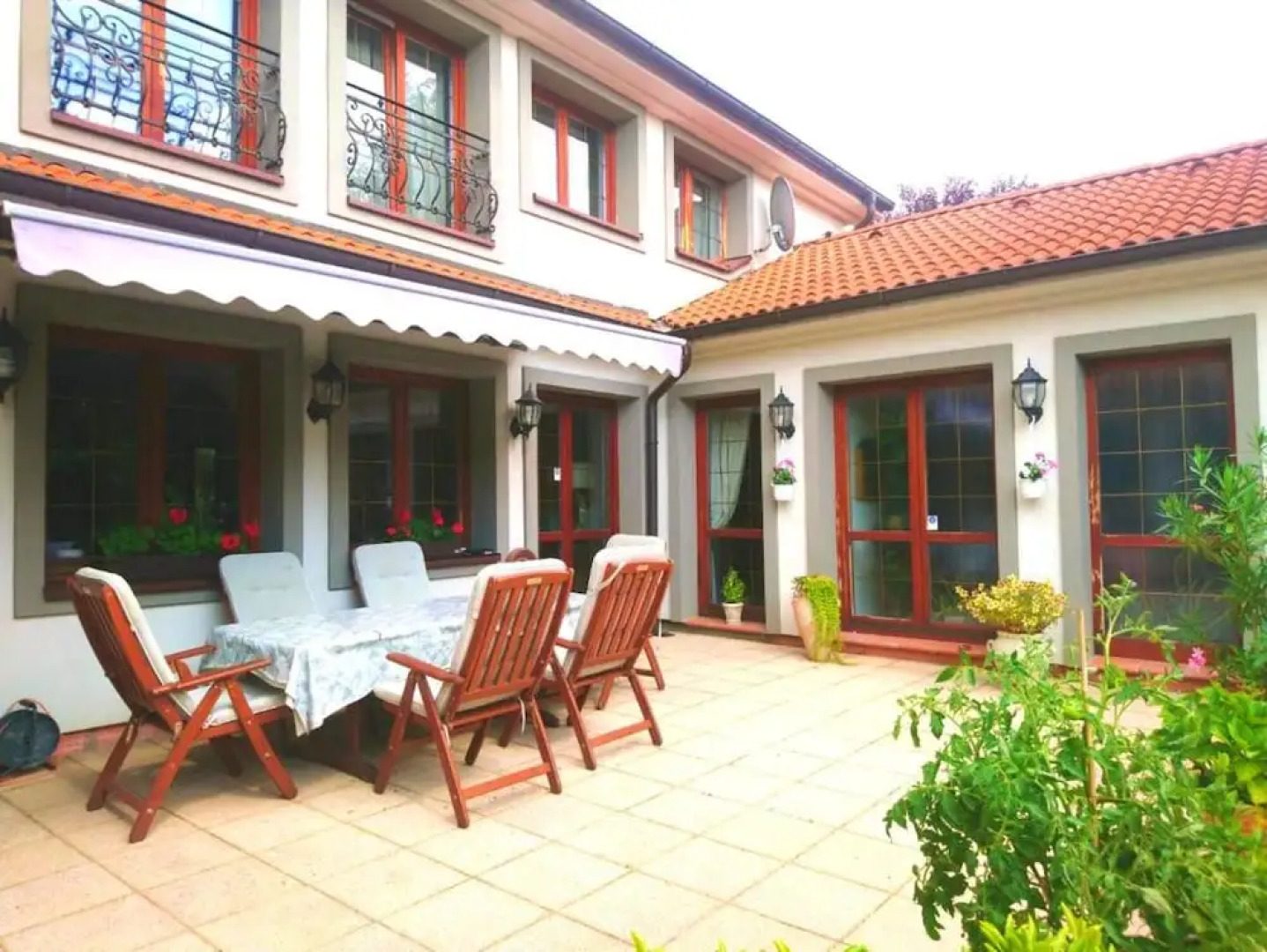 House With 3 Bedrooms in Šamorín, With Furnished Terrace and Wifi