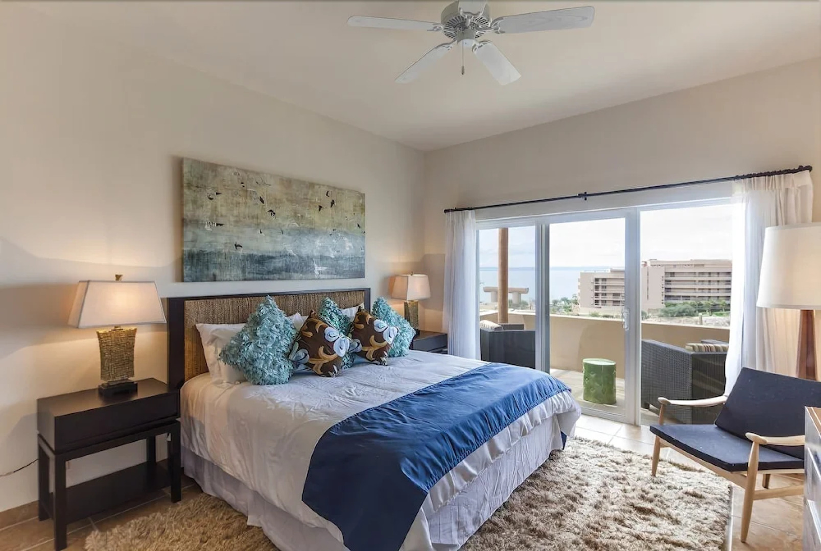 Puerta Cortes Residences: Las Colinas