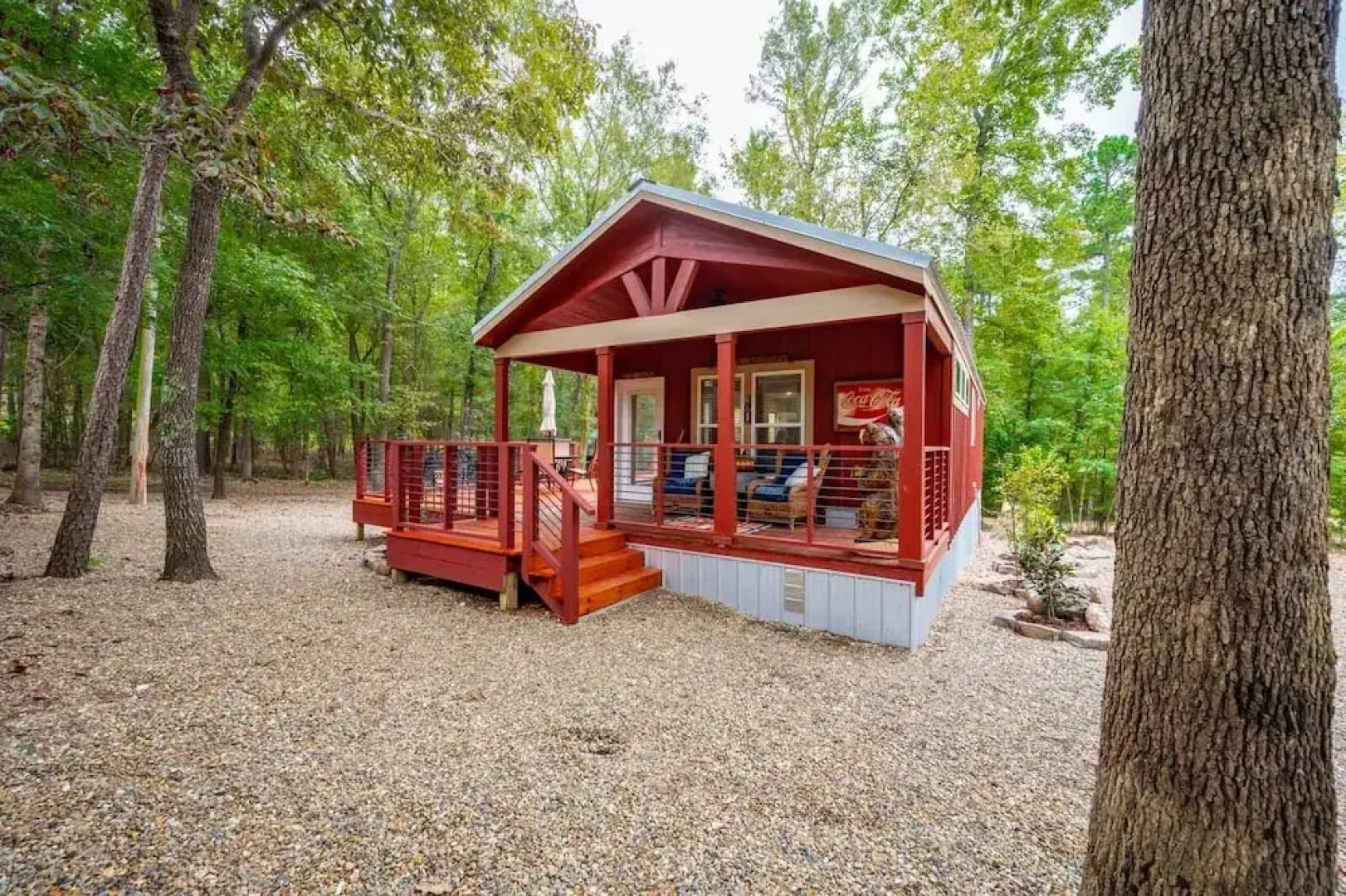 Fish Tales Stunning Cabin Includes Wifi, Hot Tub, and BBQ by Redawning