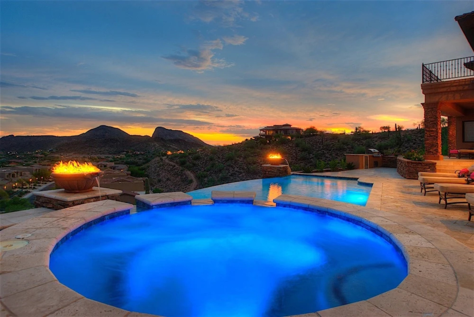 Palisades Estate 5 BR by Casago