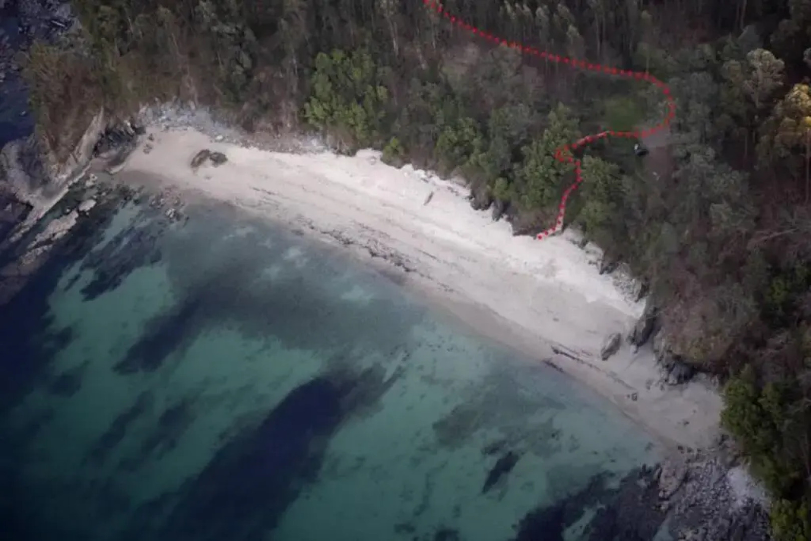 Attic loft to wake up by the sea.