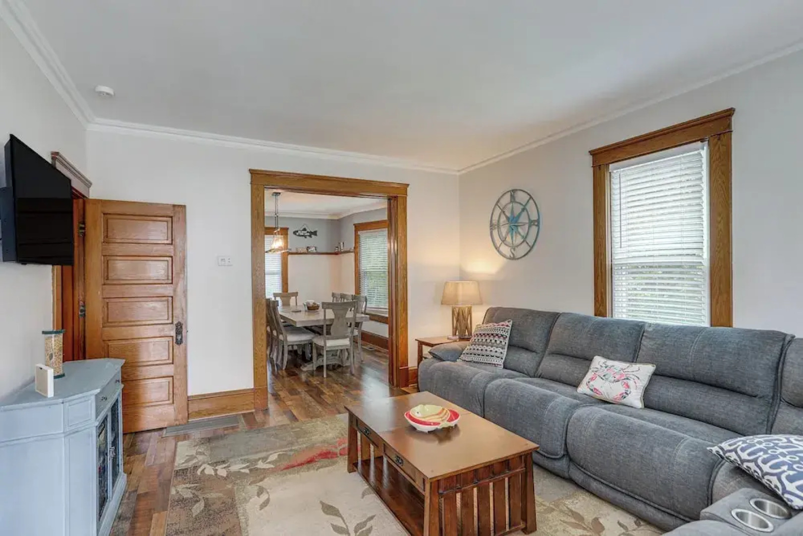 3 Mi to Cedar Point: Sunny Sandusky Home w/ Yard