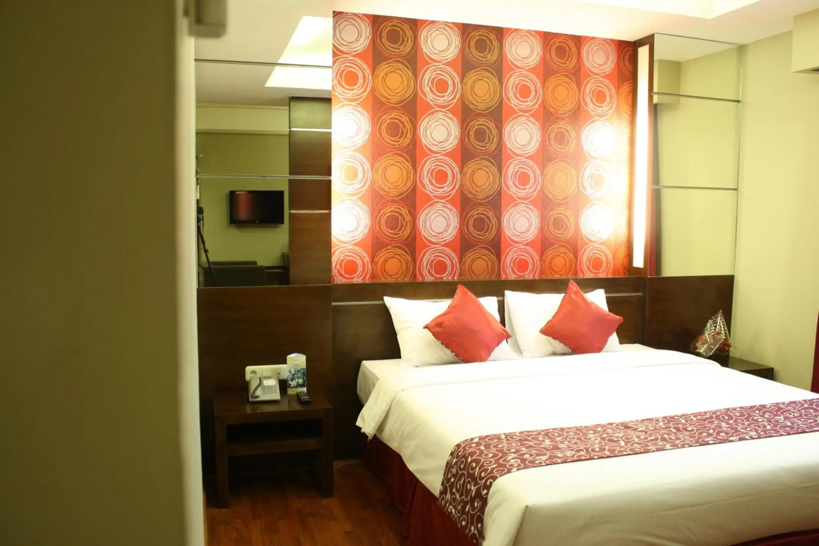 Pose in Solo by Wstay