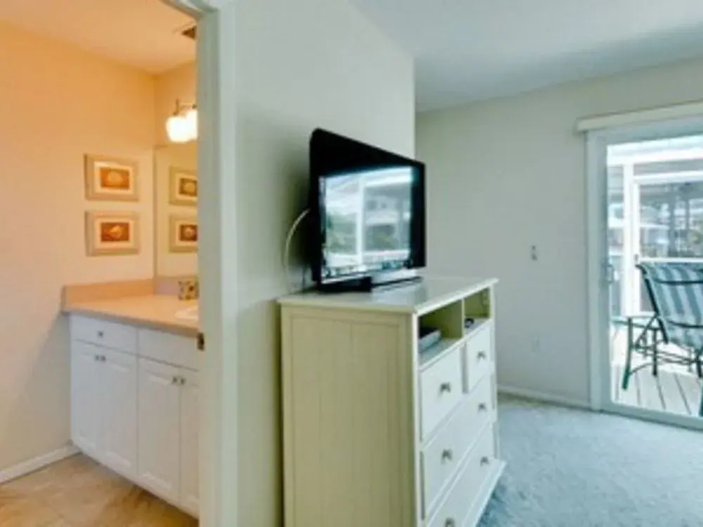 Holly Hideaway