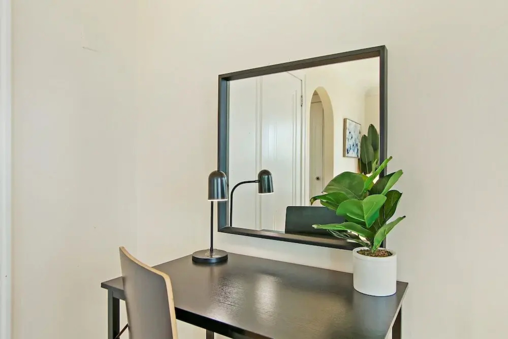 1-Bedroom Nice Apartment in Skokie