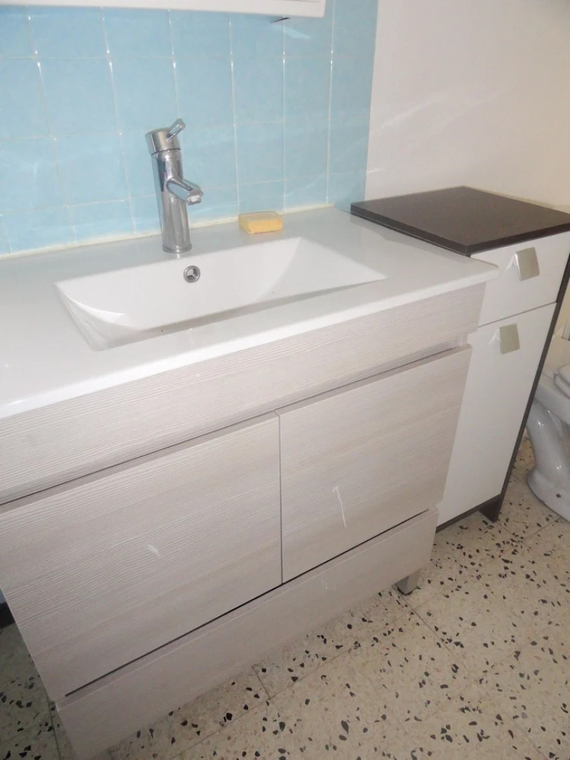 House With 2 Bedrooms in Saint-laurent-la-vernède, With Enclosed Garde