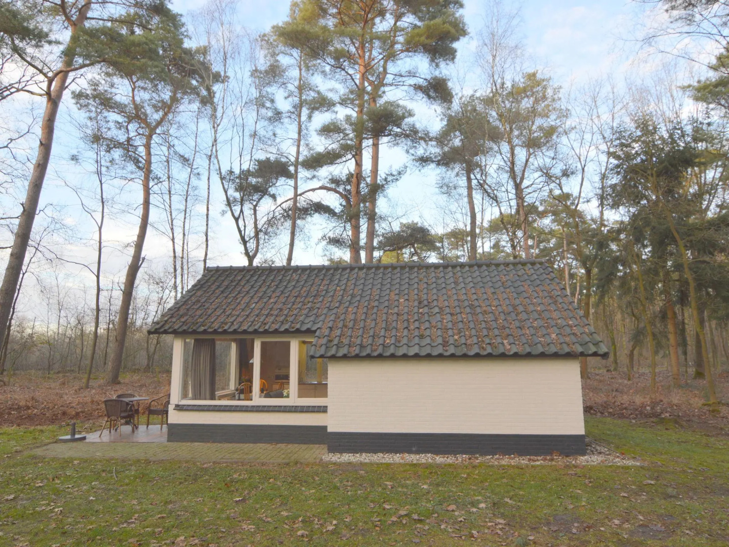 Completely Detached Bungalow in a Nature-filled Park by a Large fen