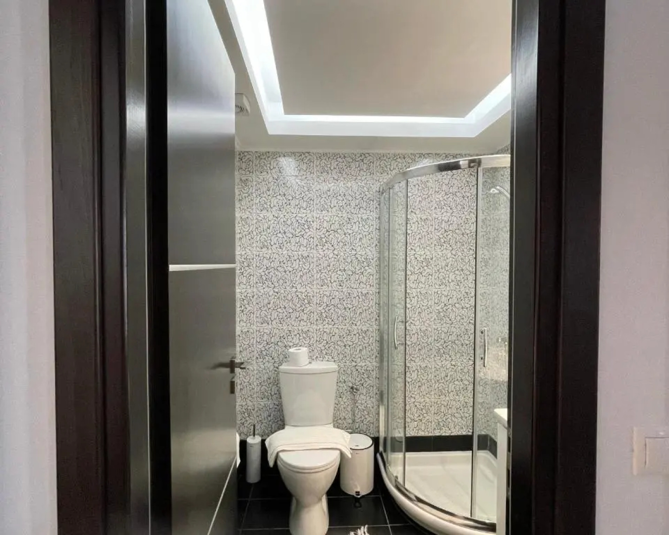 White House Kokas Luxury Apartments