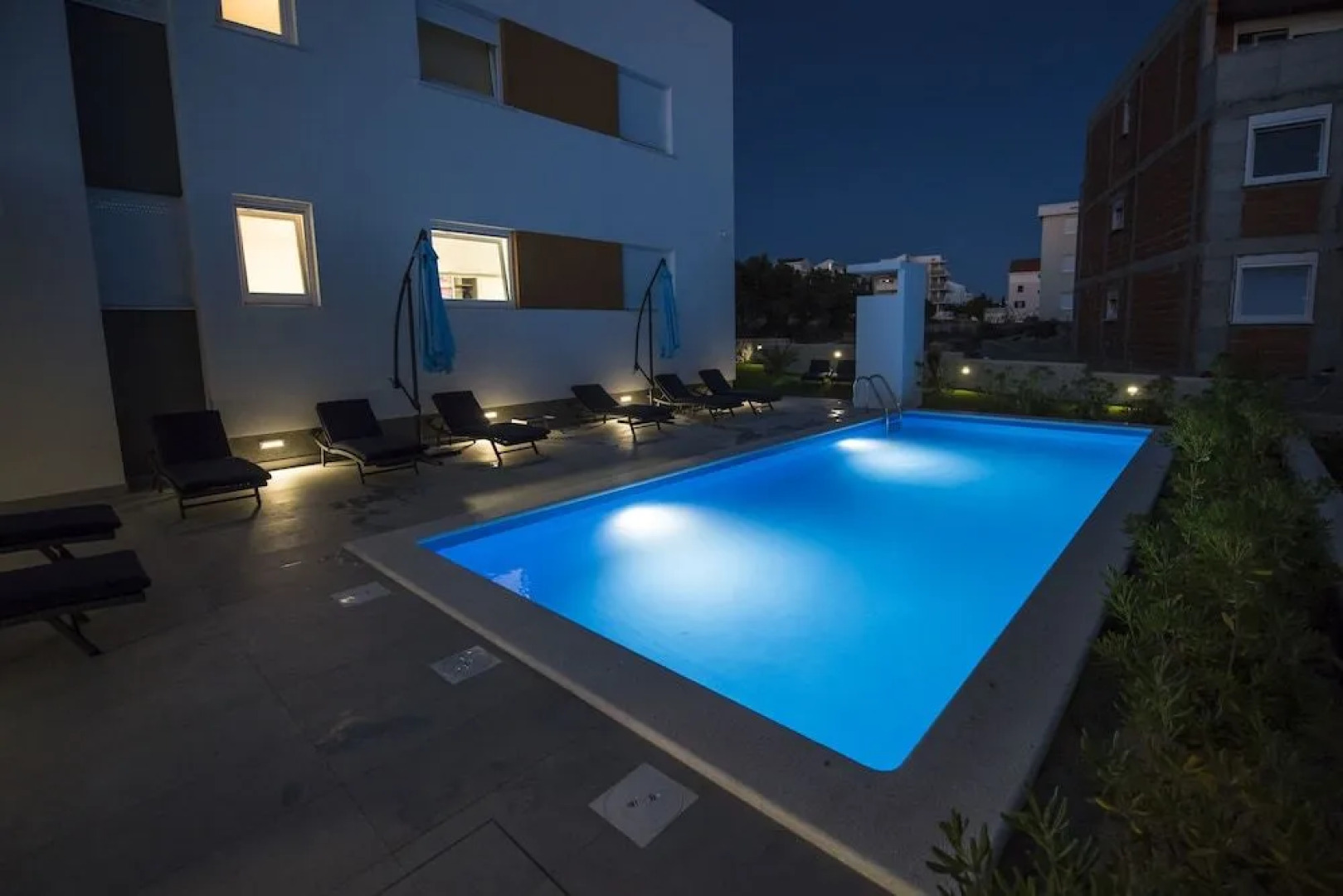 Pool Apartments & Rooms Mare