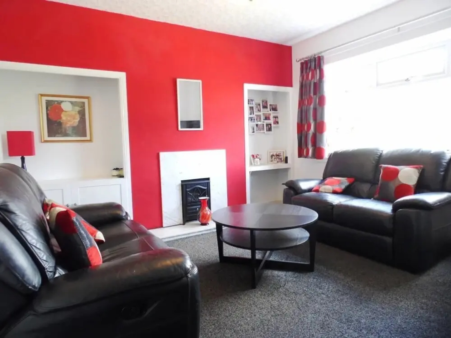 Near GLA Airport - Ideal hub for Paisley & Glasgow