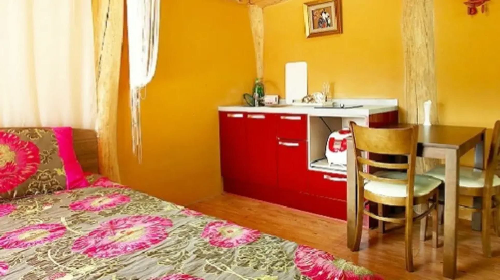 Muhari Red Roof Pension