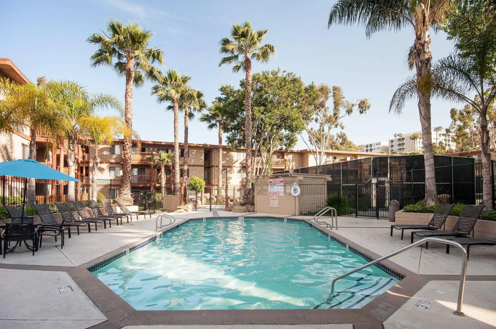 Sunshine Suites at Midway