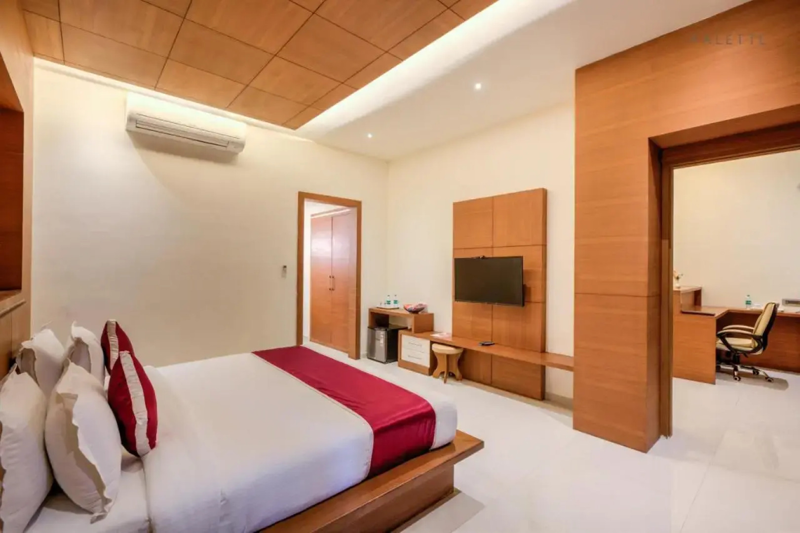 Hotel Pioneer Grand Palace