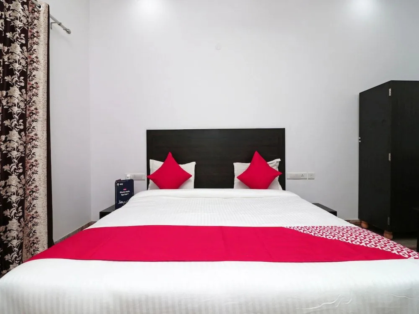 OYO 16080 The Royal Orchid