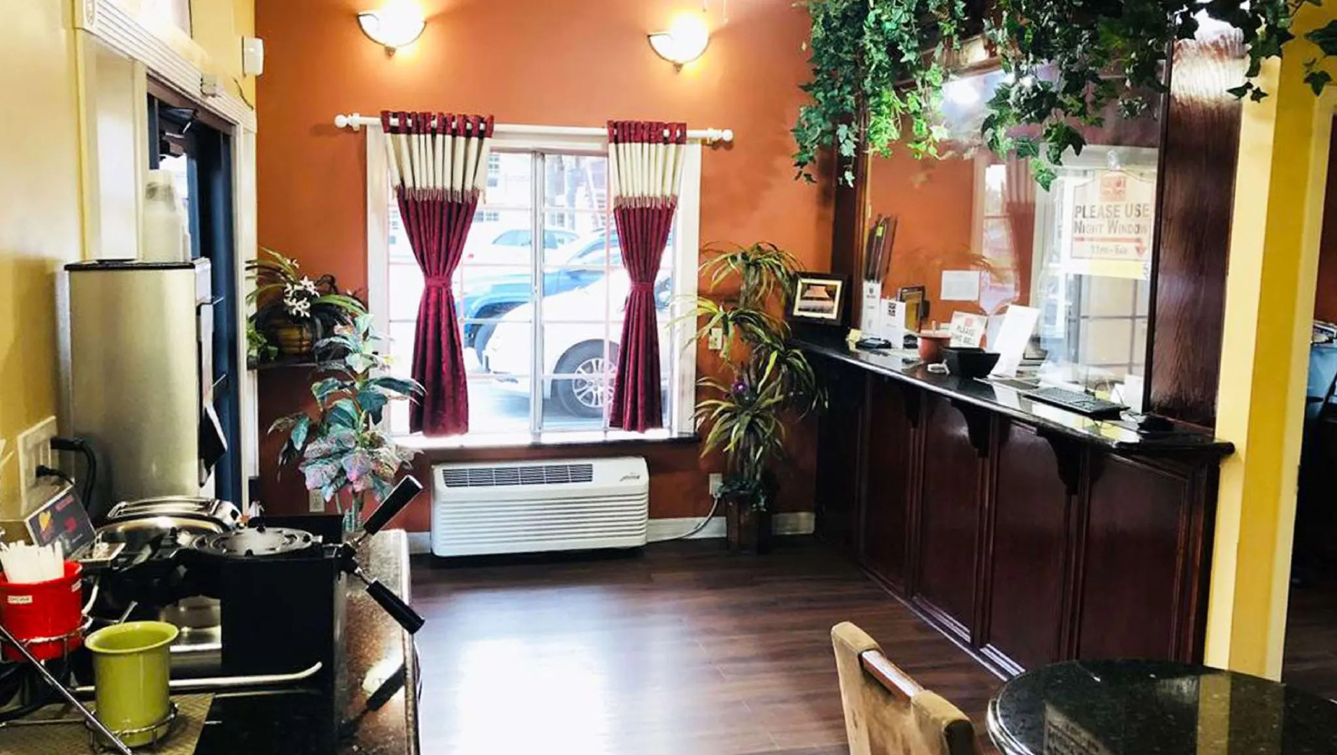 Dynasty Suites Hotel Riverside