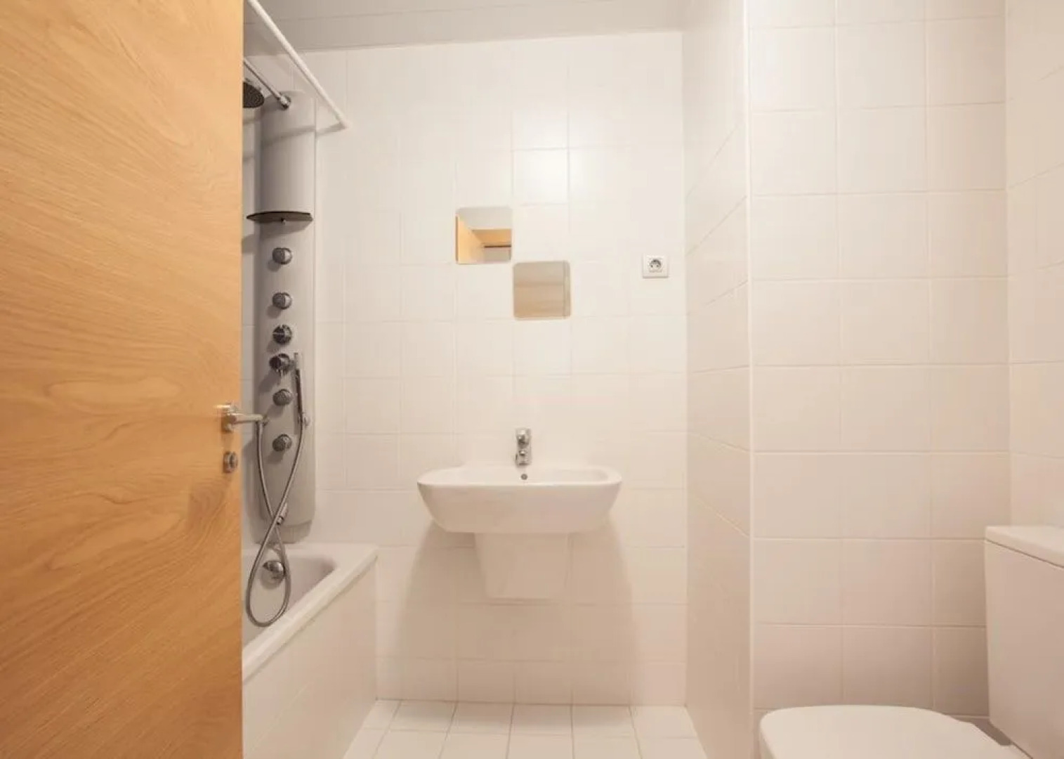 Akira Flats Fira Gran Via Barcelona