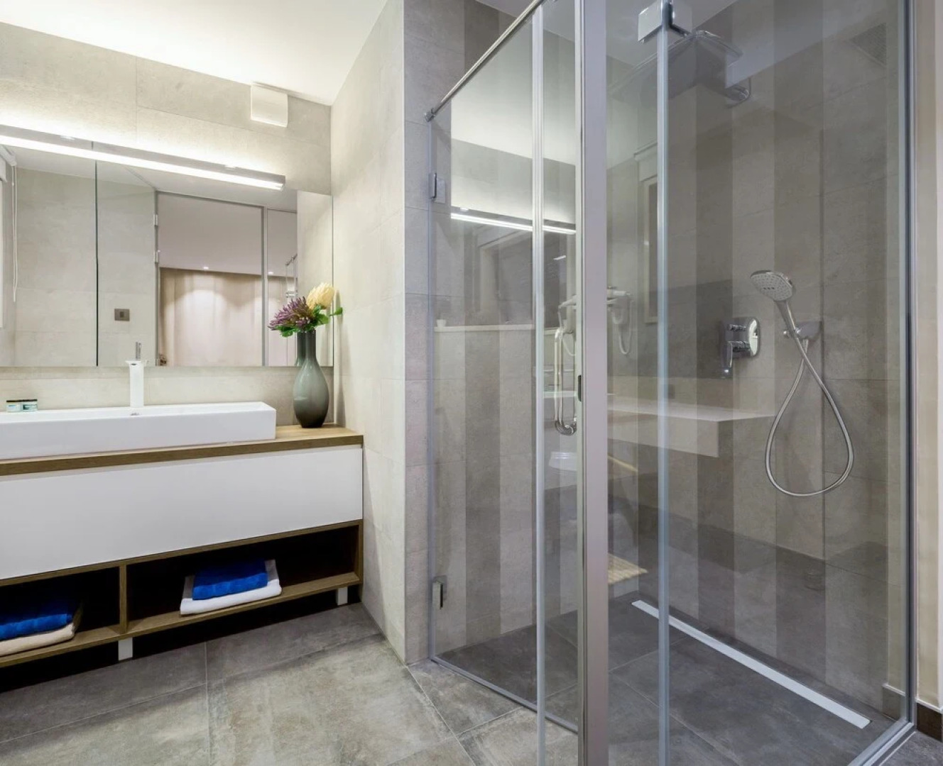 Beachfront Villa Azzurro With Pool