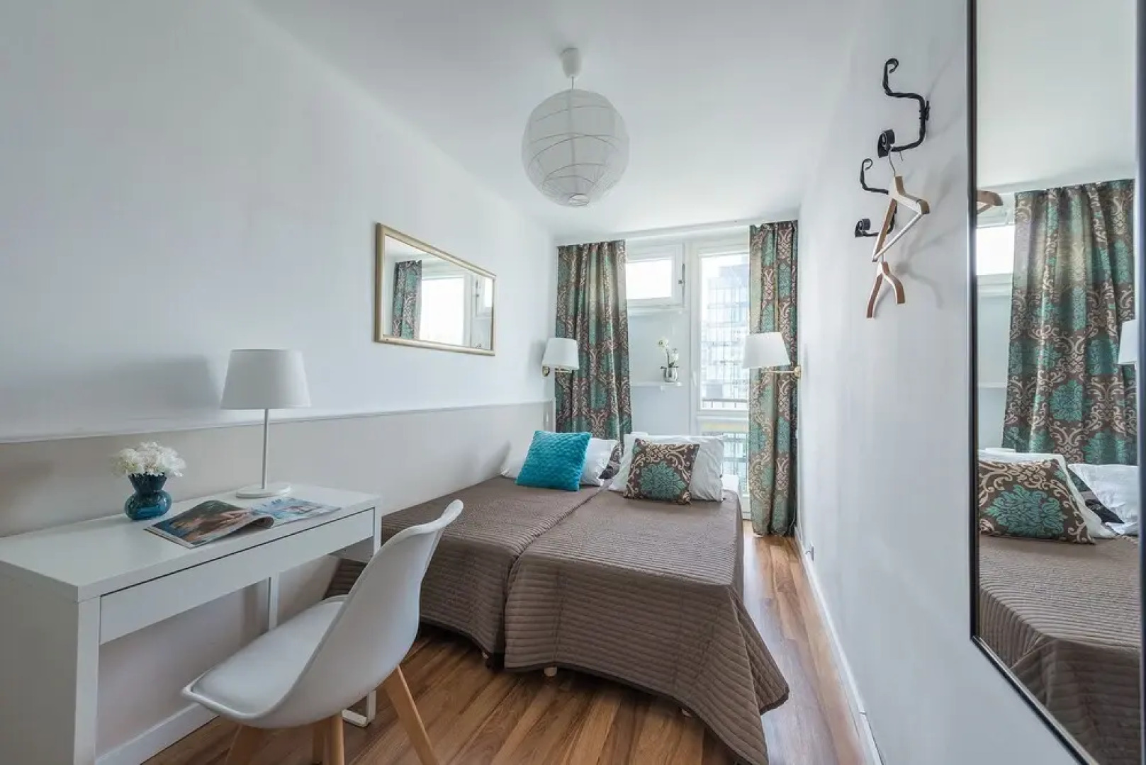 UNIT Warszawa Centrum Room by Metro Rondo ONZ