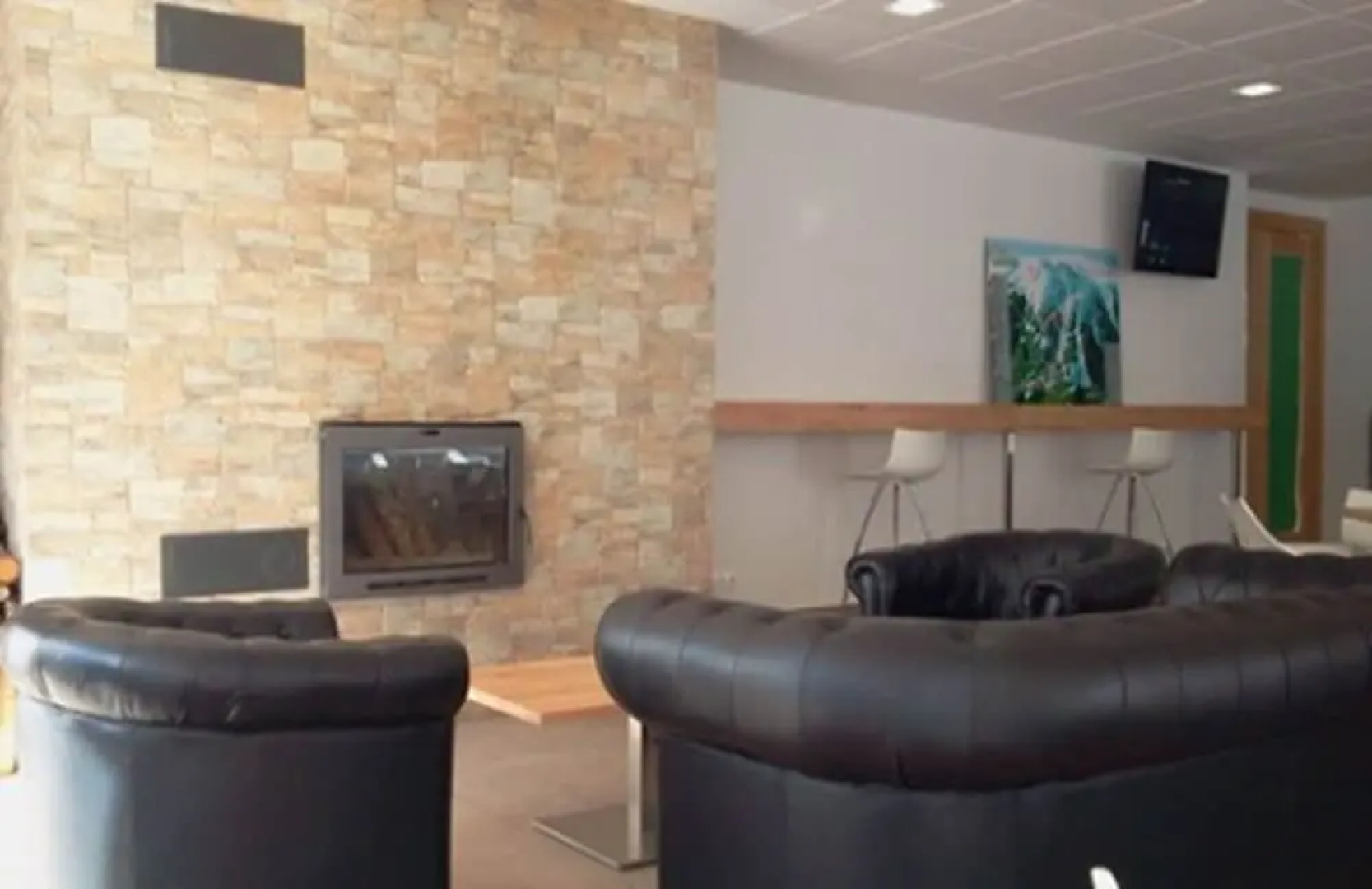 Oca Manzaneda Estación de Montaña