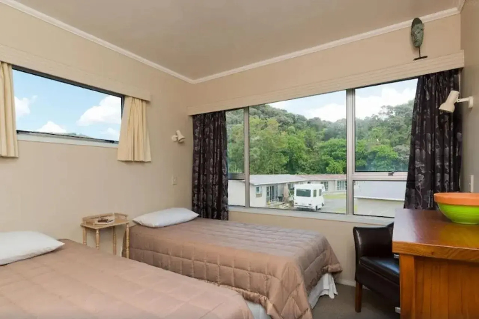Waitangi Beach Units