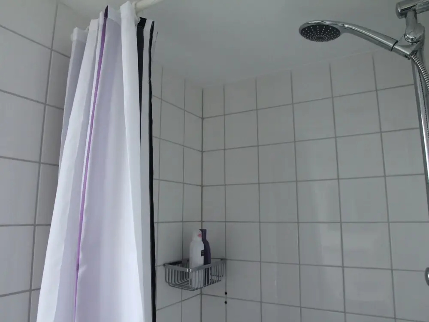 Romantic Holiday Home Directly on the Markermeer Lake with Waterfront Terrace