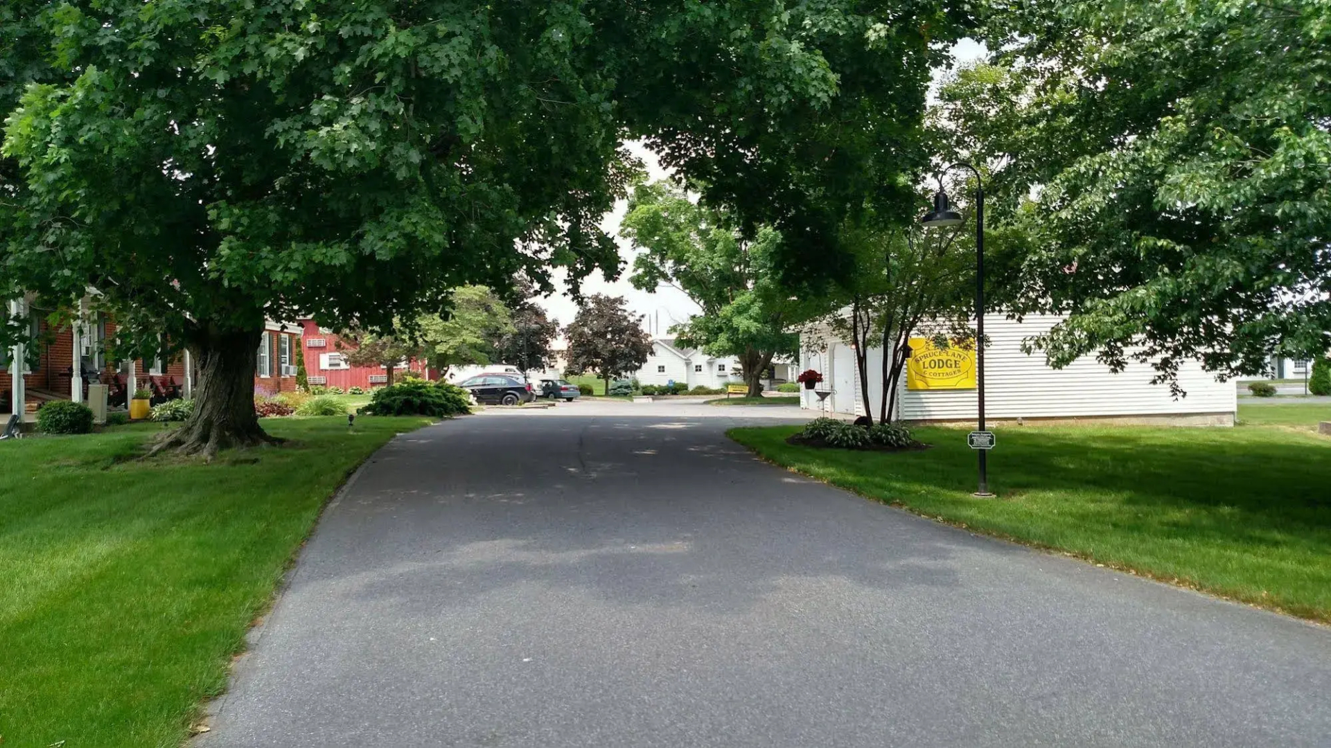 Spruce Lane Lodge and Cottages