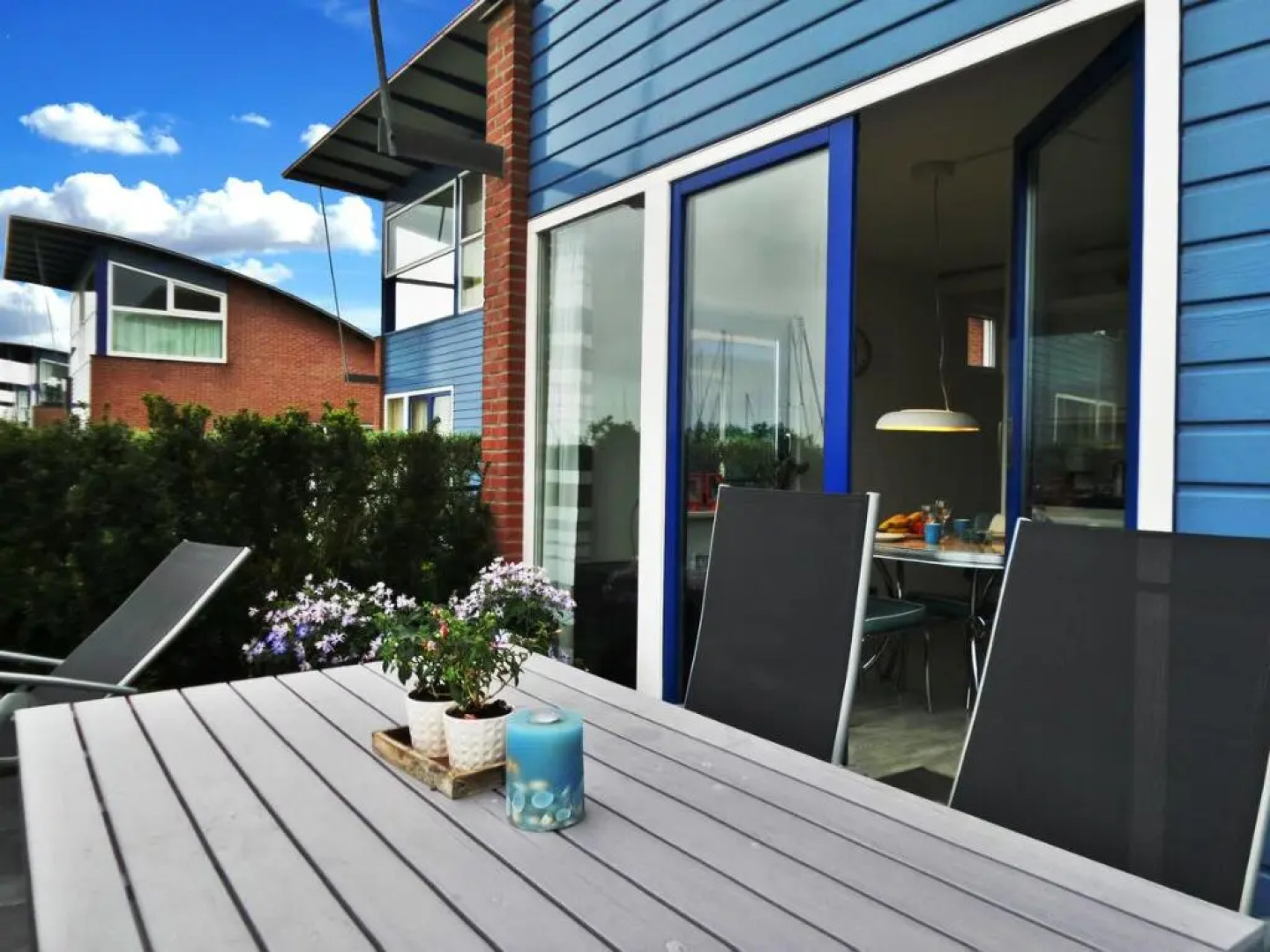 6pers Modern harbor house Jasmijn with fenced garden and lake view