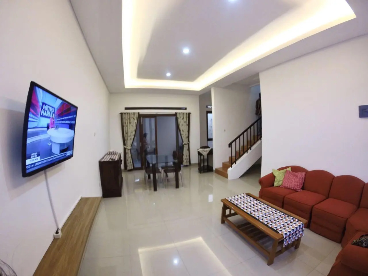 Padma Laguna Guest House