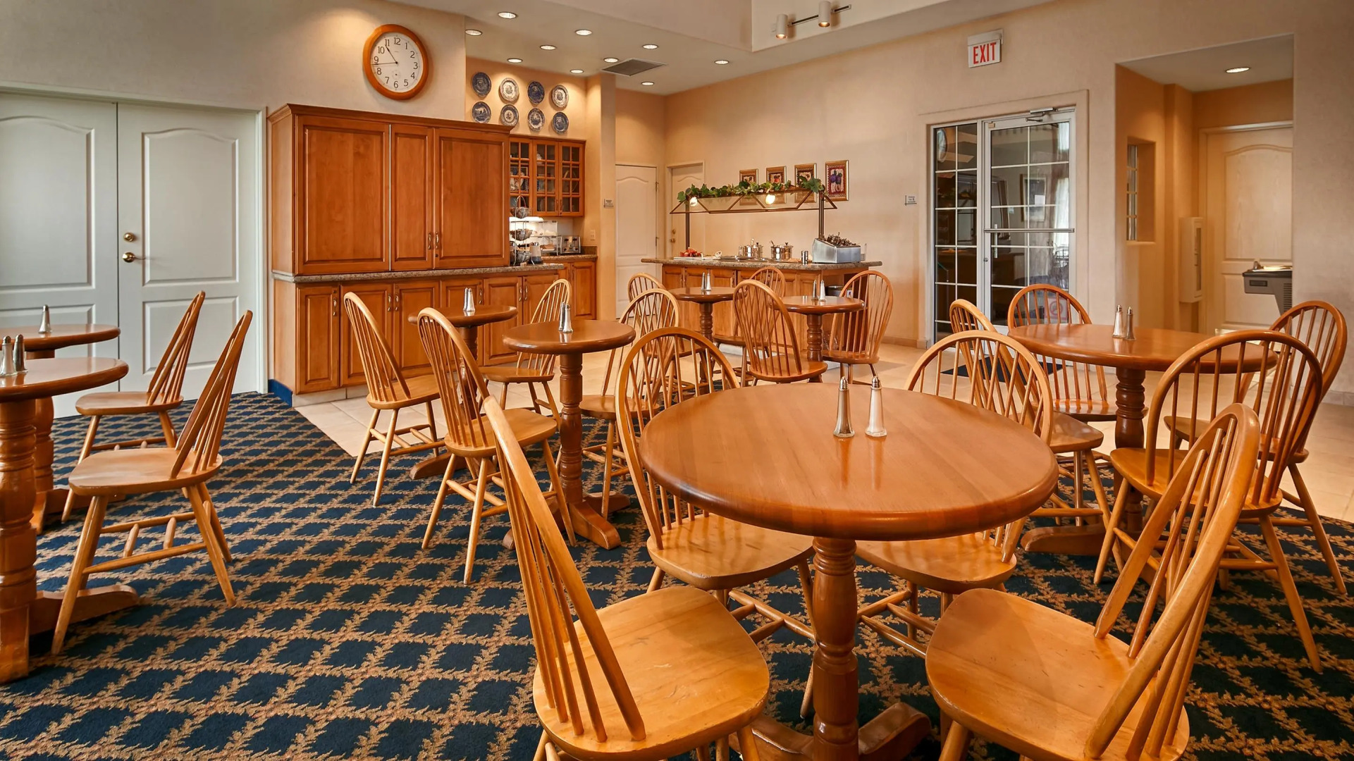 Best Western Plus A Wayfarer's Inn And Suites