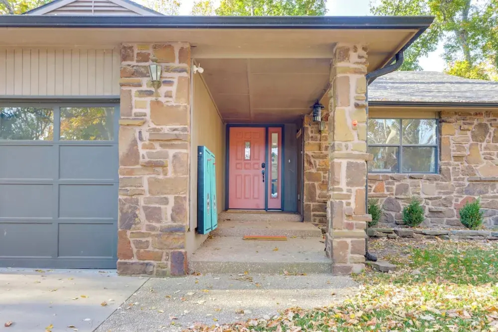 Half-mi to Grand Lake & Marina: Monkey Island Home