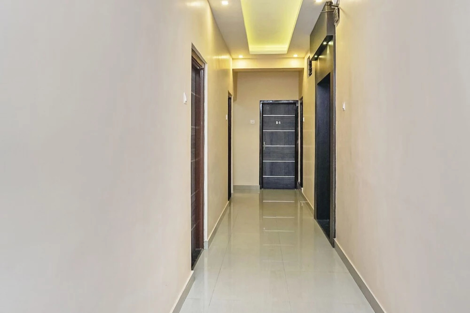 OYO 24932 Hotel Royal Stay