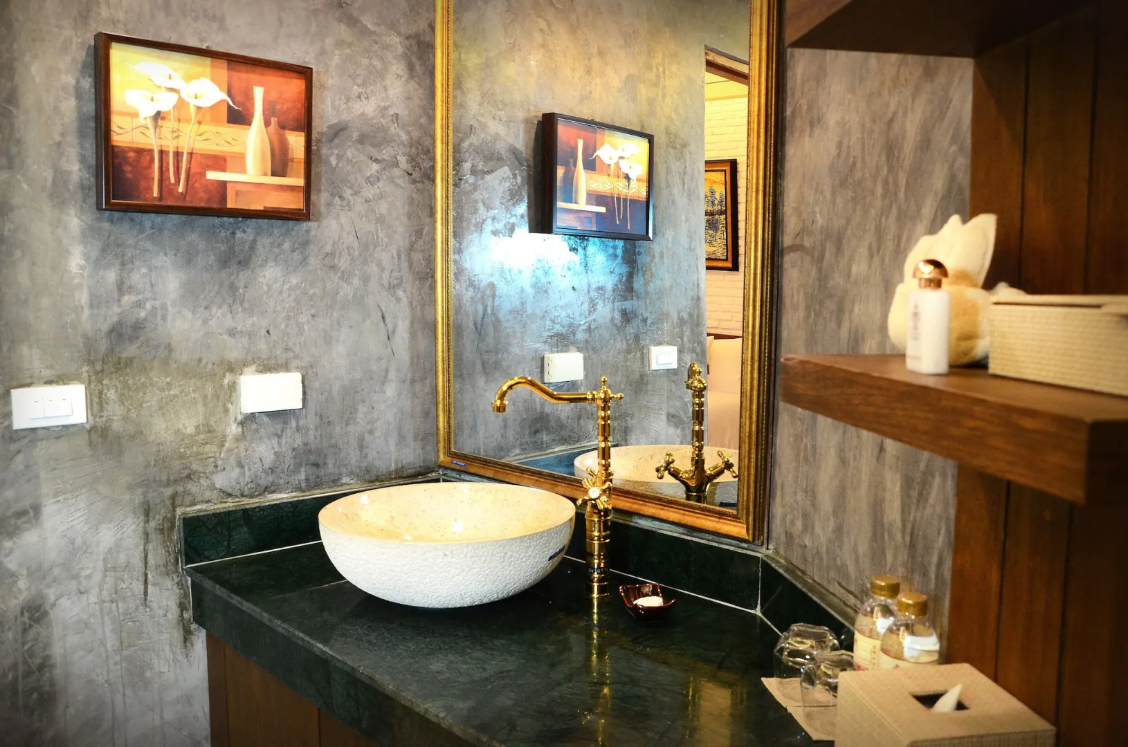 Chuchai Buri Sri Amphawa