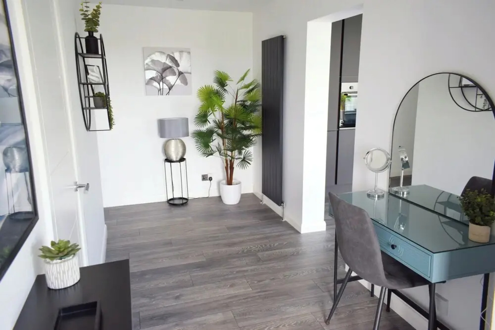 New Panoramic Riverview Apartment With Ev Plug