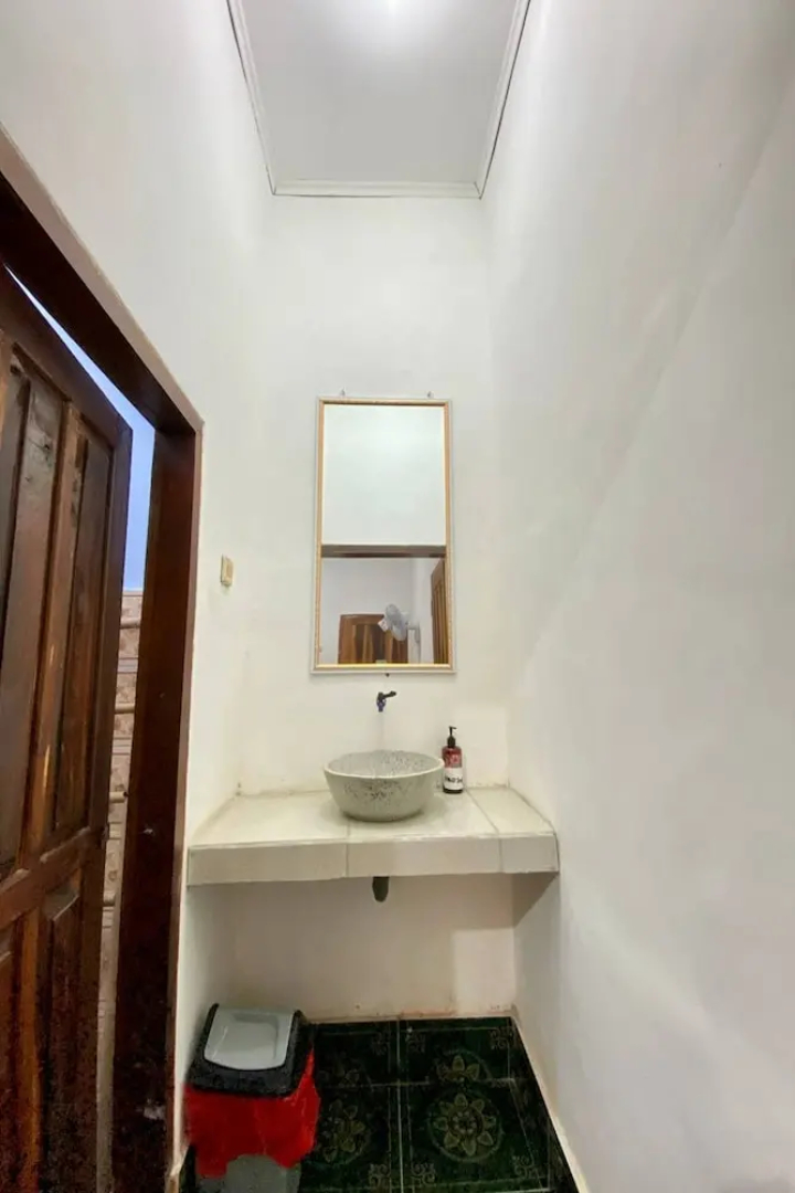 Duyung Rooms and Resto by ZUZU