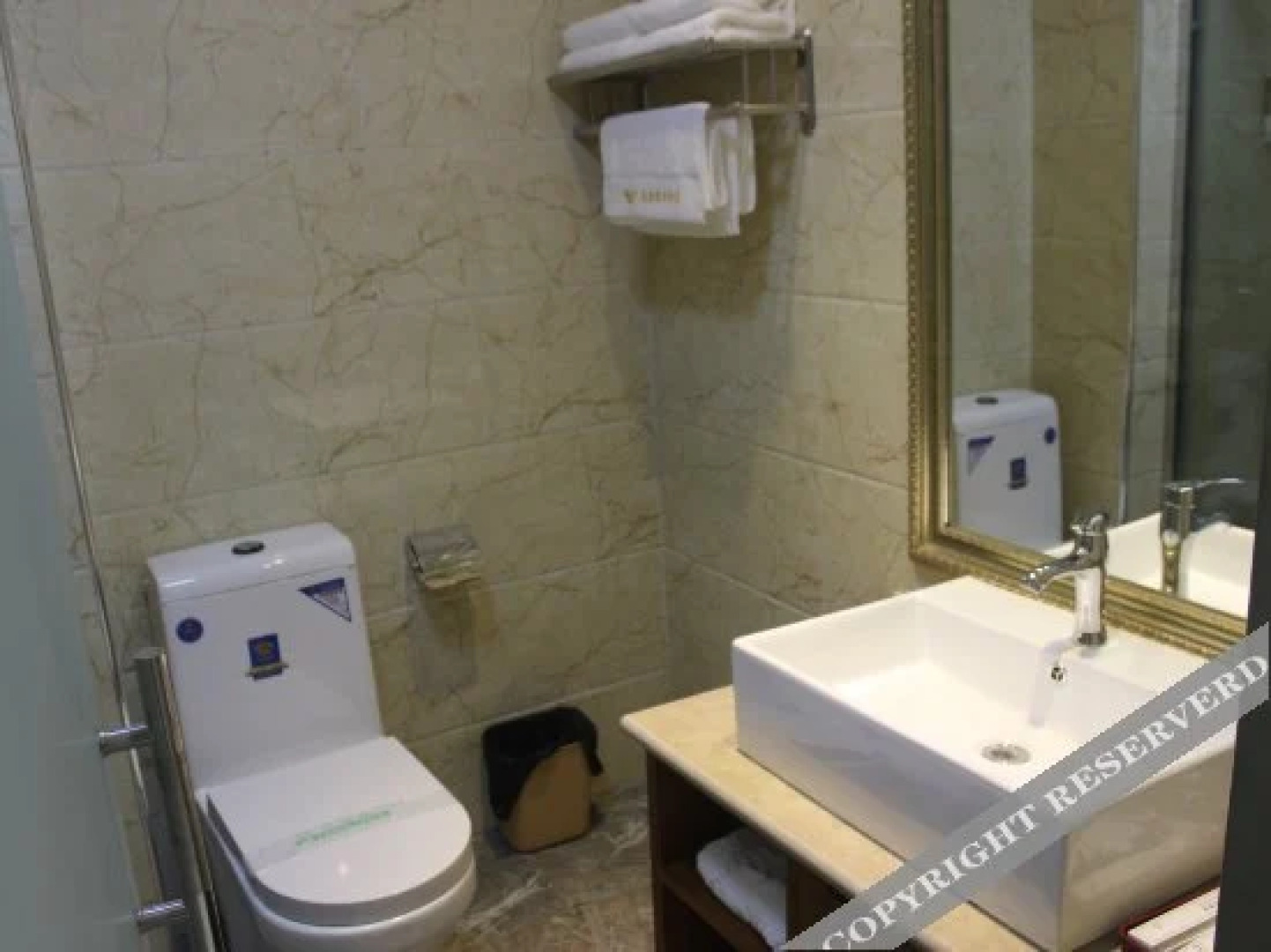 Linhome Business Hotel