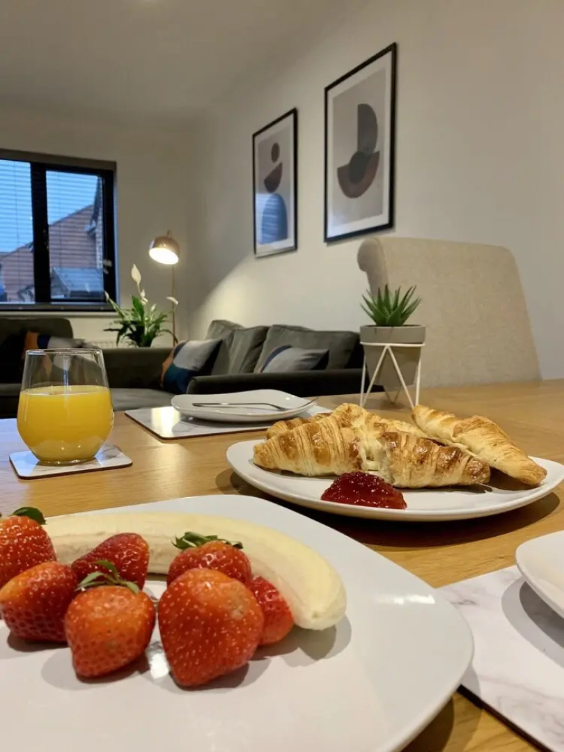 SA Today St Margarets Court Taunton with Fibre Wi-Fi & Netflix