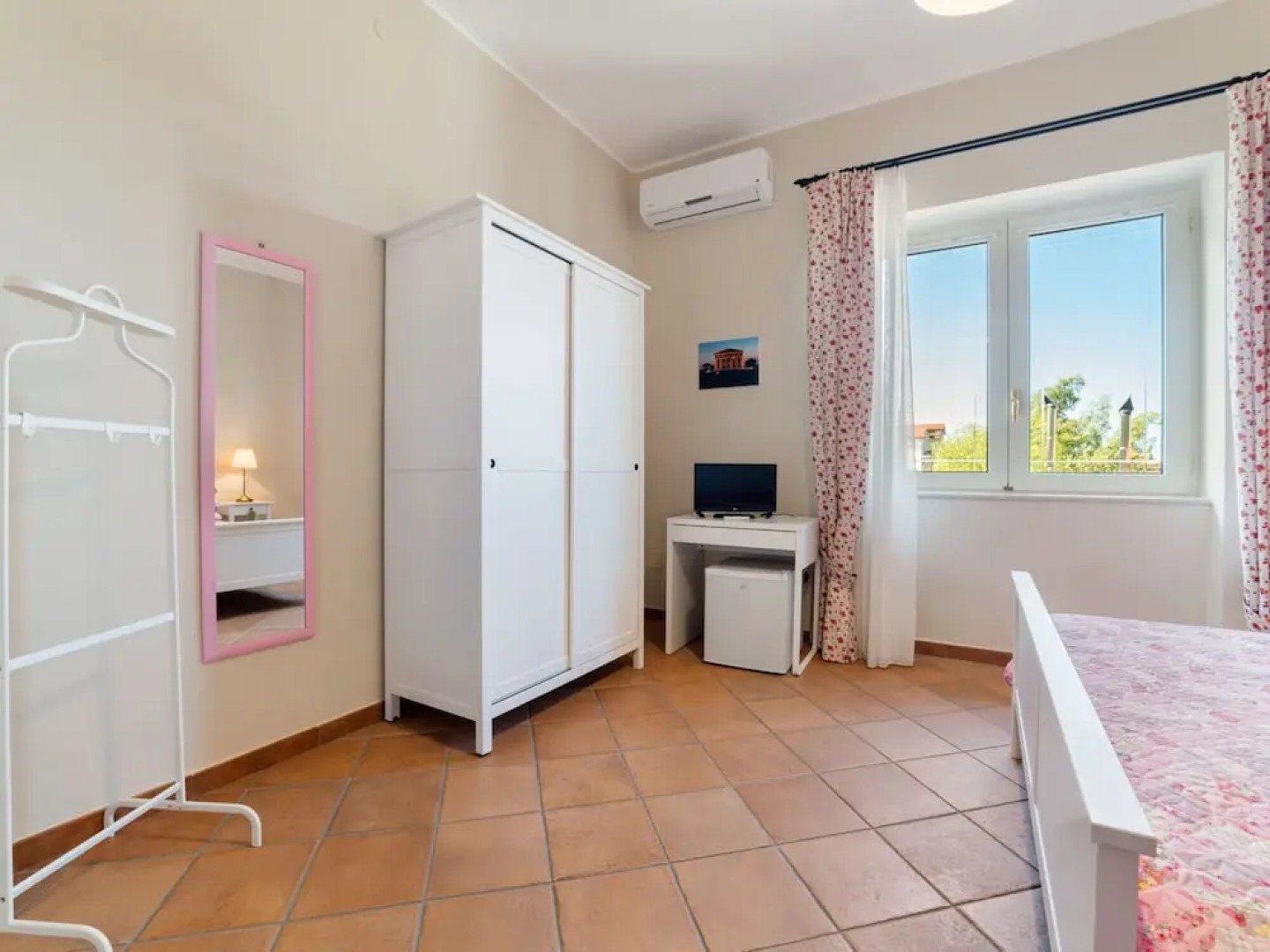 Villa With Pool Near Paestum