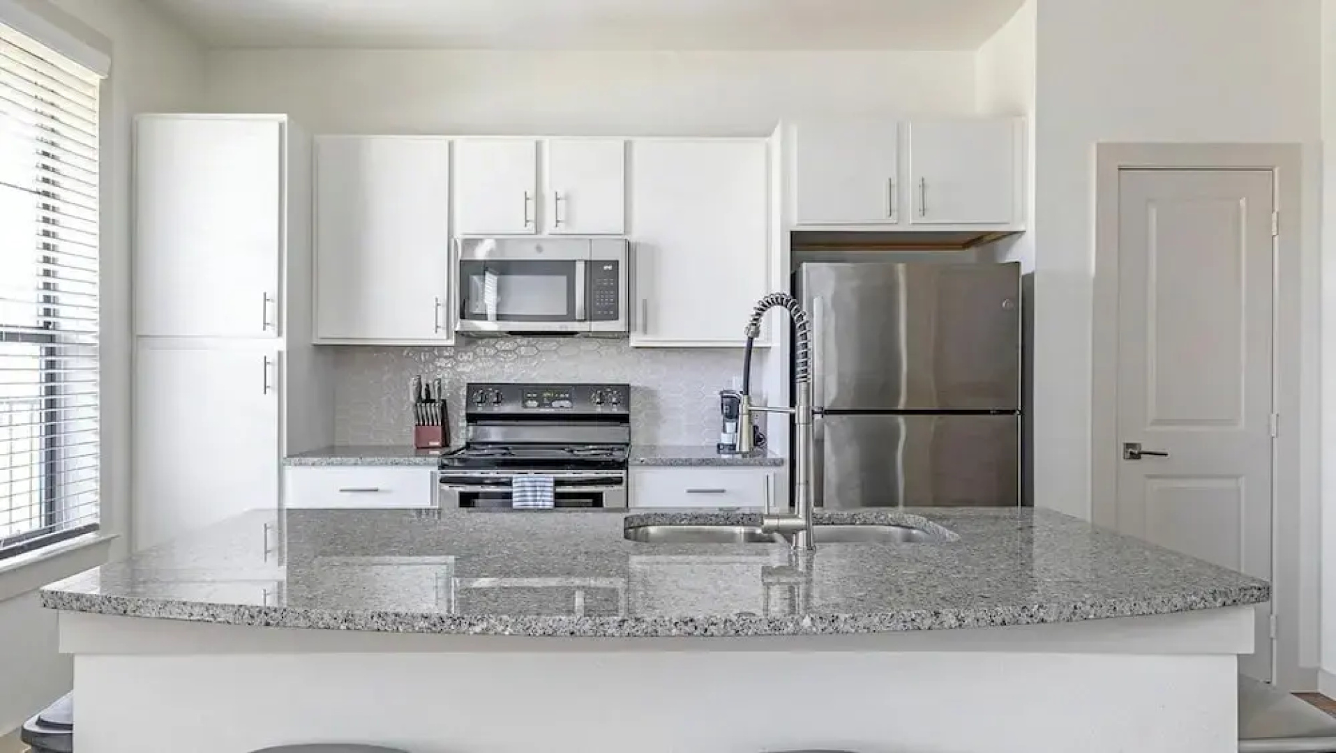 Landing Apartments Waller
