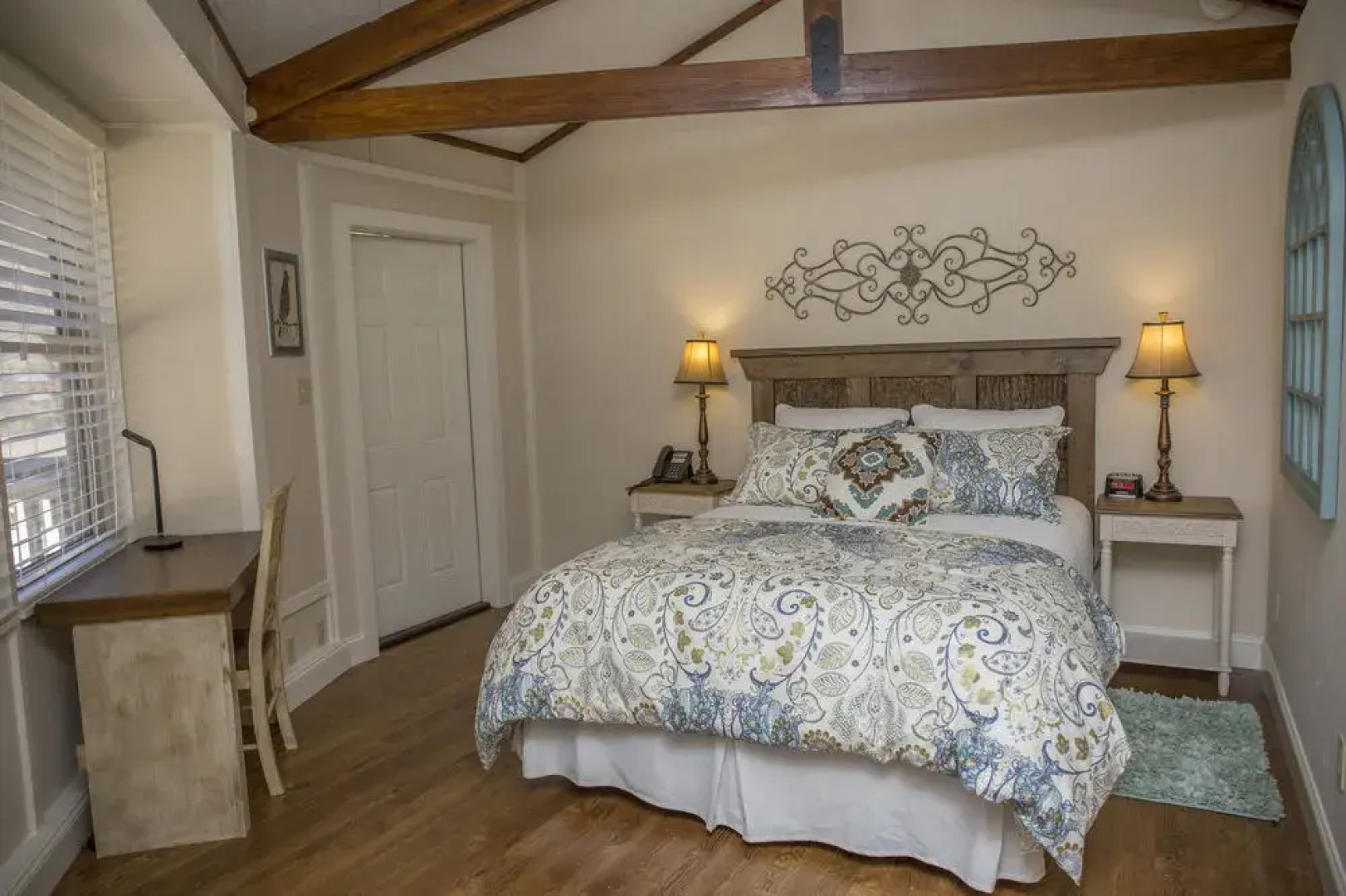 Woodlands Inn Of Sapphire Bed & Breakfast