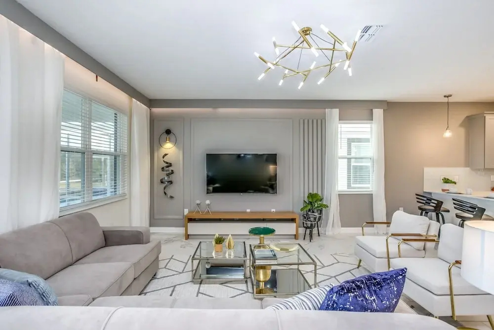 Stunning Villa w/ No Rear Neighbors! Near Disney