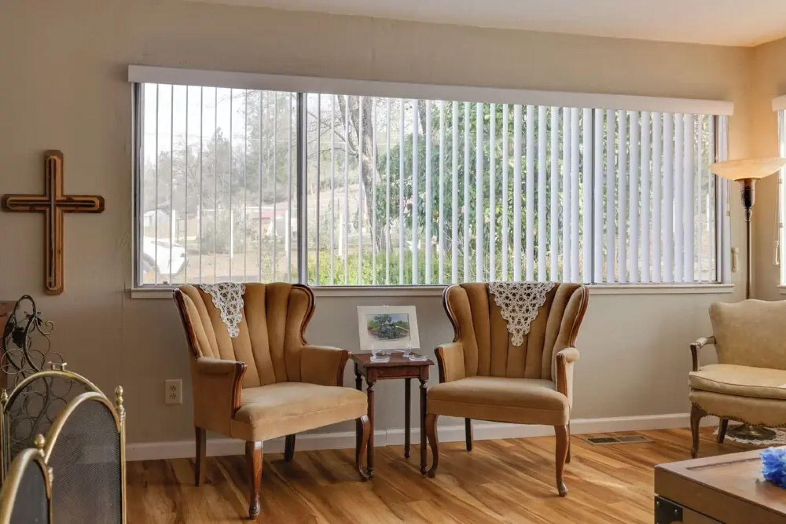 Walk to Downtown: Eclectic Murphys Home w/ Decks!