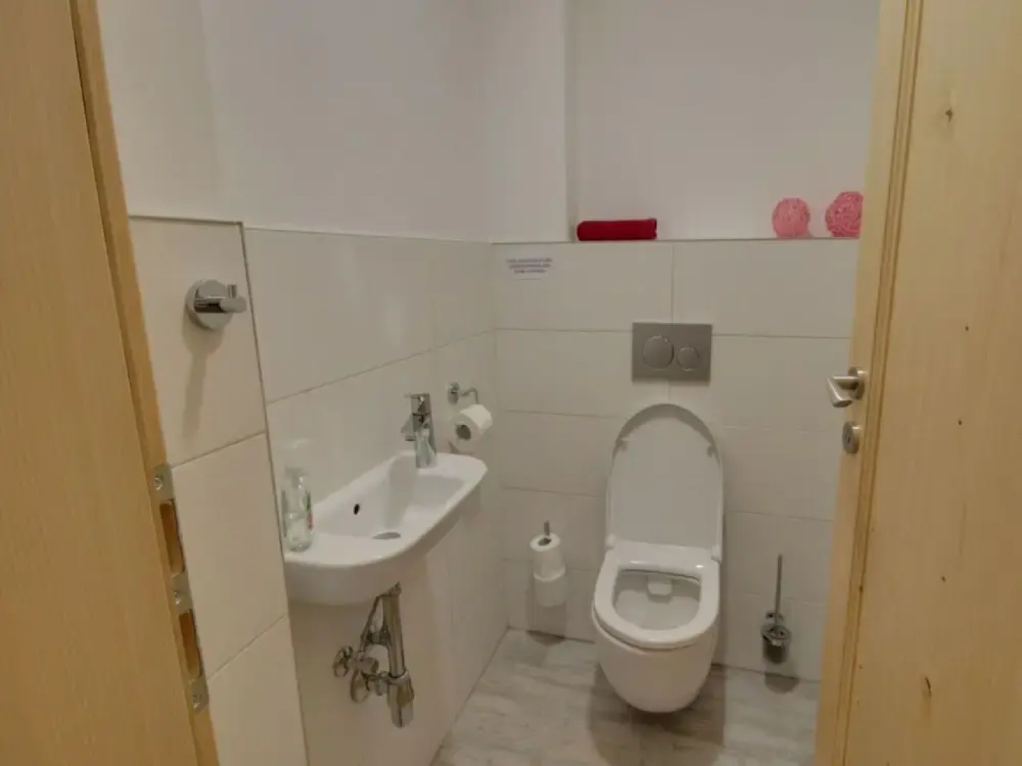 Beautiful Pondside Villa