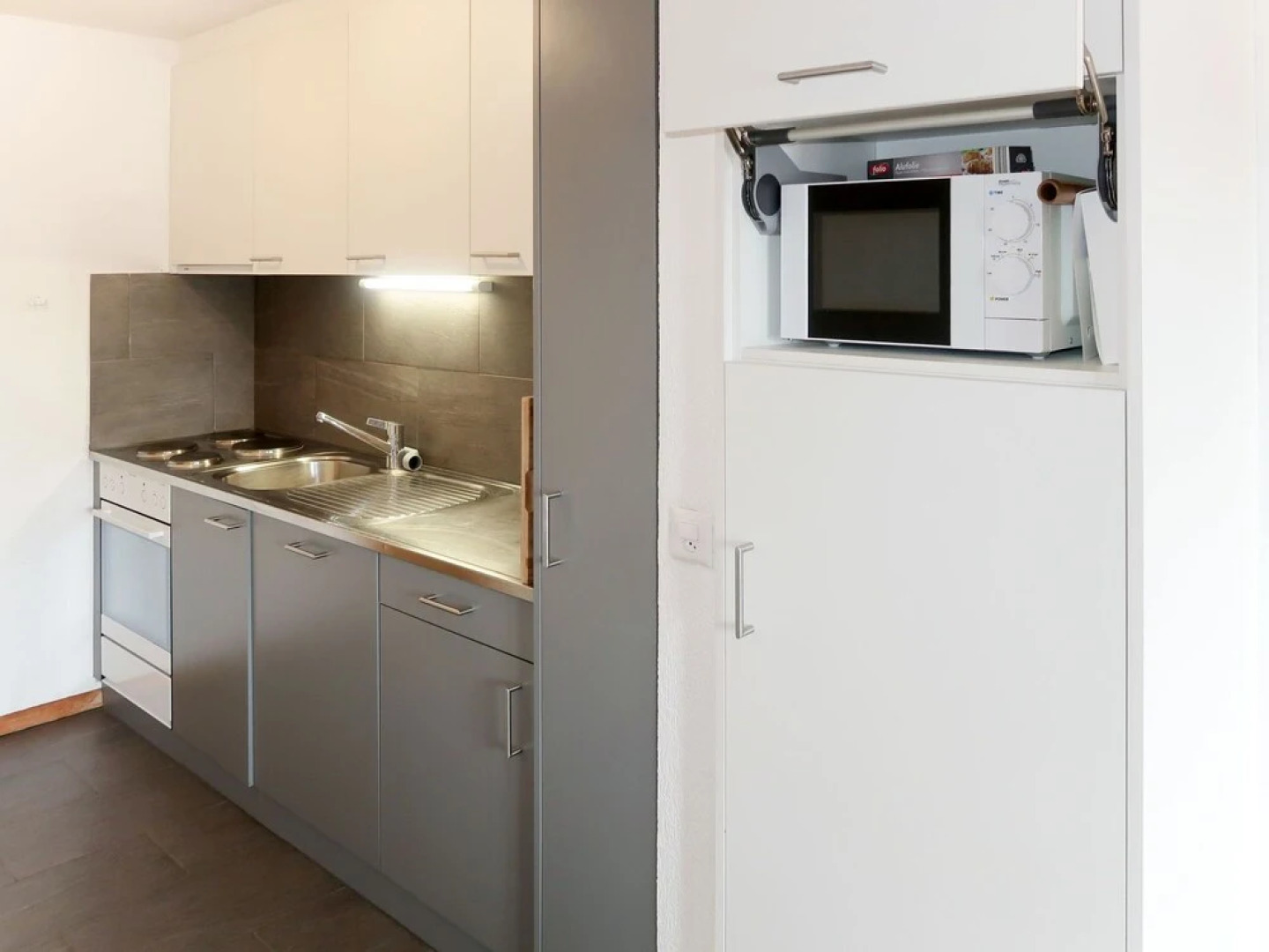 Fuchsia Vex in Vex With 4 Bedrooms and 3 Bathrooms