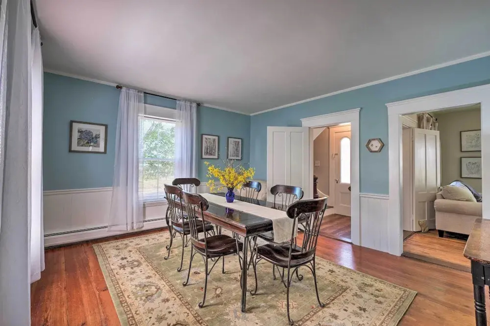 Bright Lake Winnipesaukee Home - Walk to Town