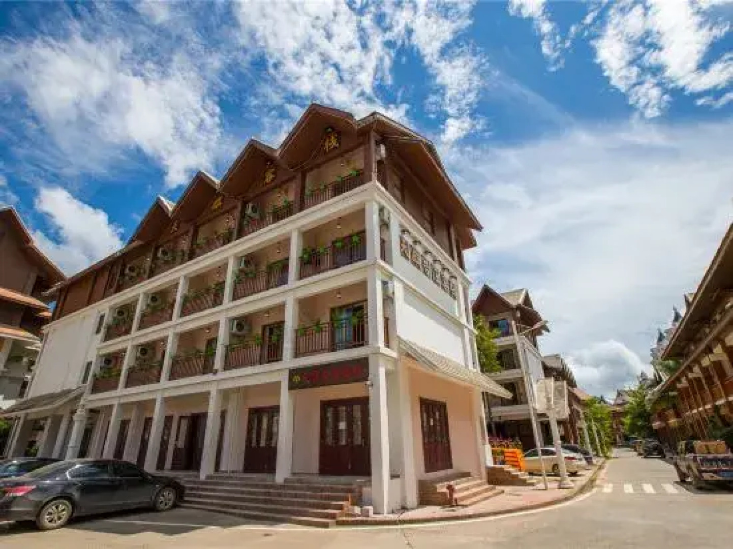 Tianzhu Gaozhuang Inn (Star Night Market)