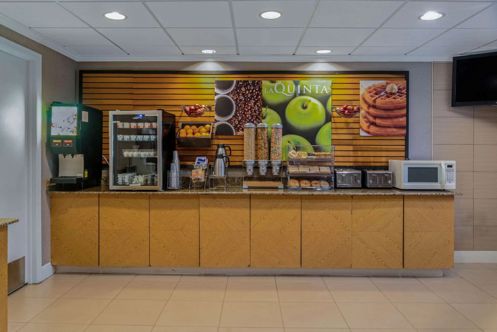 La Quinta Inn & Suites by Wyndham Naples East (I-75)