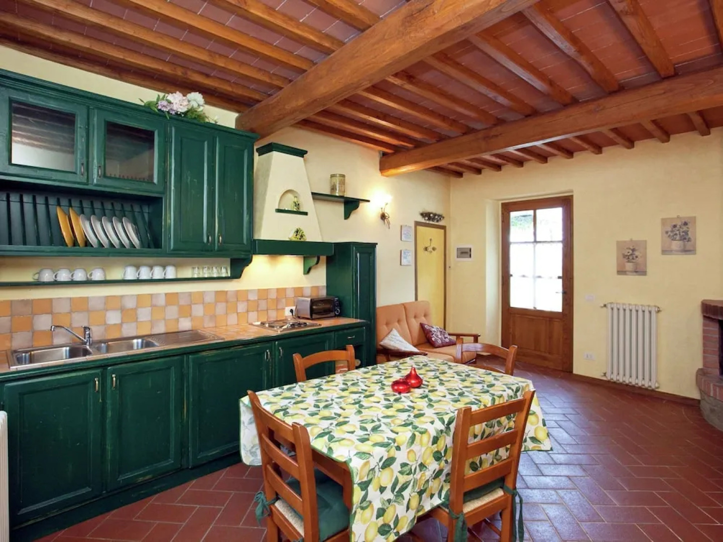 Villa in Tuscany With Pool & Vineyard Views