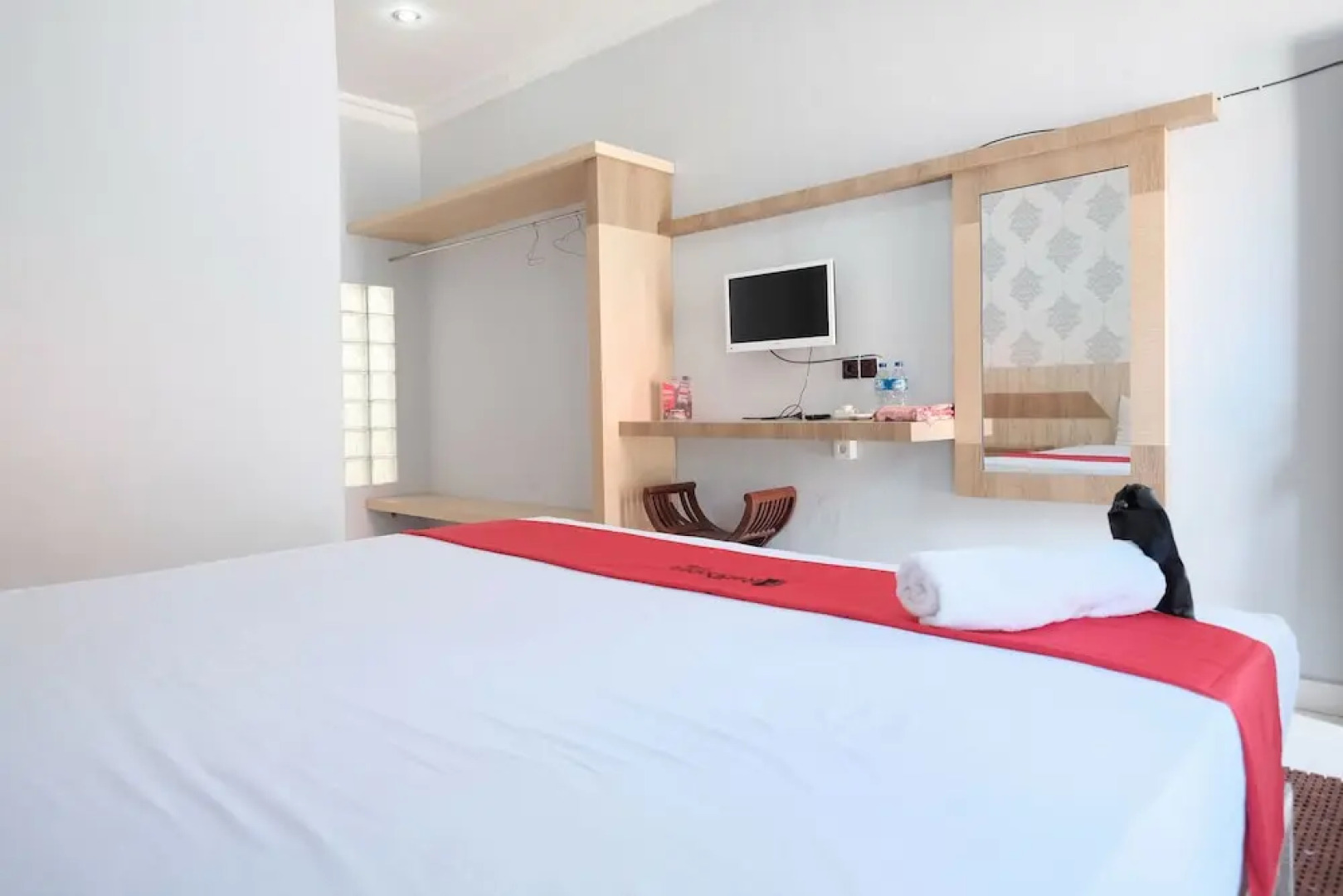 RedDoorz near RSUD Kolonel Abundjani Bangko